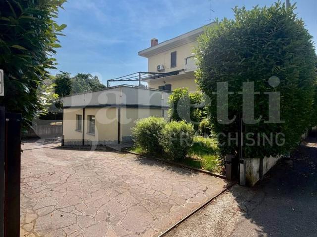 Villa Indipendente in vendita a Castelletto, Senago