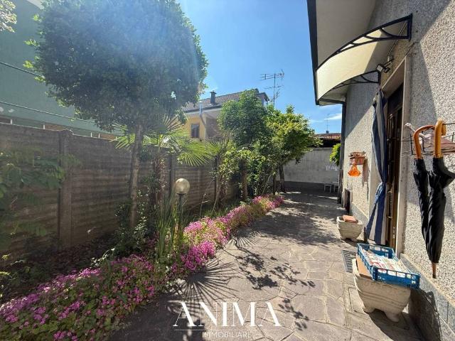 Villa Indipendente in vendita a Castelletto, Senago