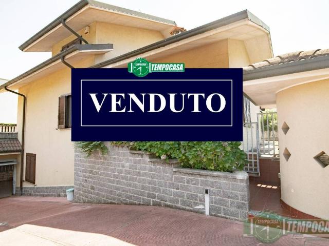 Villa Indipendente in vendita a Castelletto, Senago