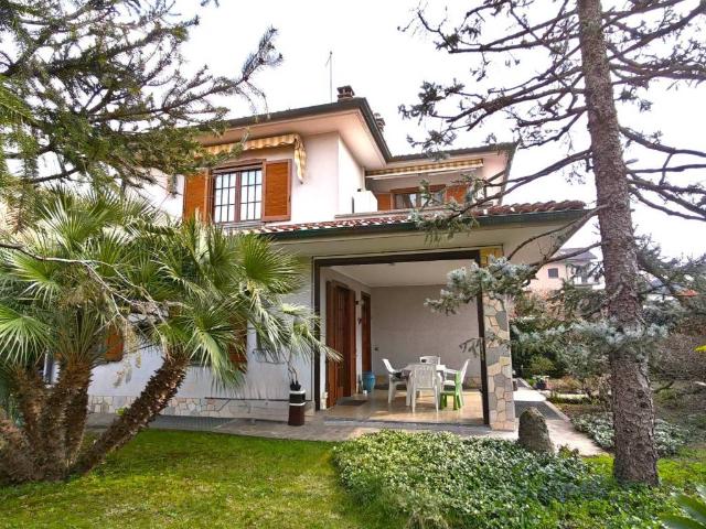 Villa Indipendente in vendita a Castelletto, Senago