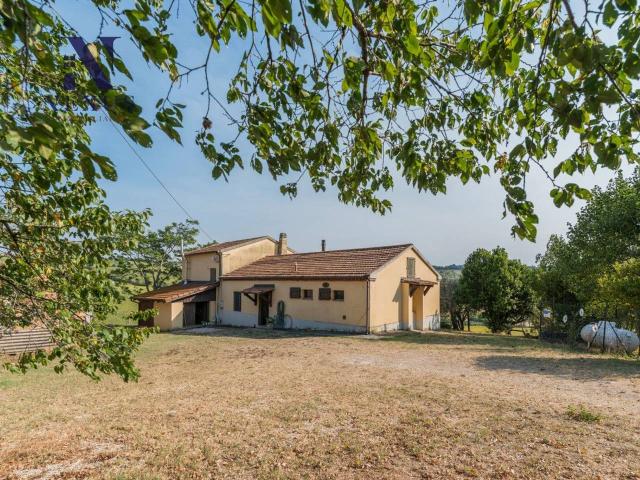 Villa Indipendente in vendita a Vallone, Marche