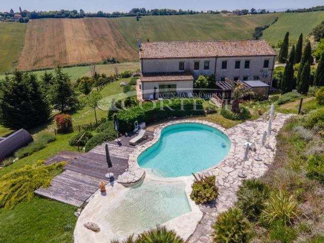 Villa Indipendente in vendita a Sant'Angelo, Marche