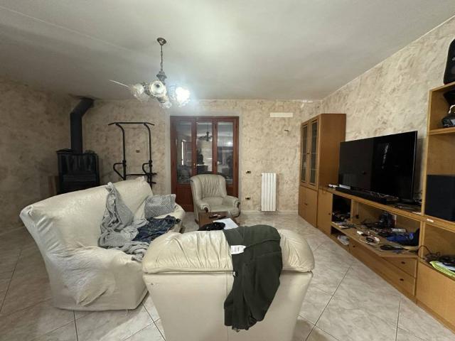 Villa Indipendente in vendita a Sant'Angelo, Marche
