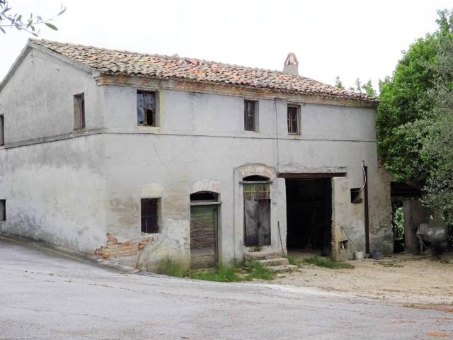 Rustico in vendita a Filetto, Marche