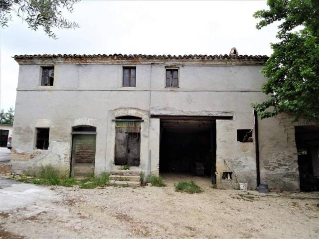 Rustico in vendita a Filetto, Marche