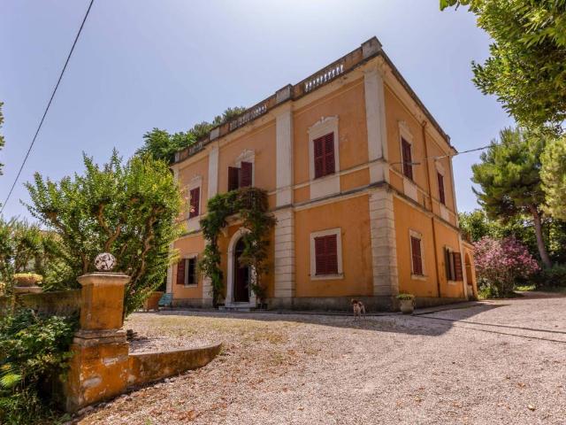 Villa Indipendente in vendita a Vivere Verde, Marche