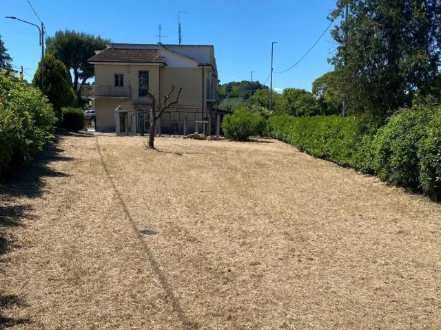 Villa Indipendente in vendita a Vallone, Marche