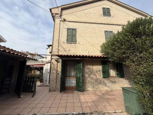 Villa Indipendente in vendita a Marche, Ancona