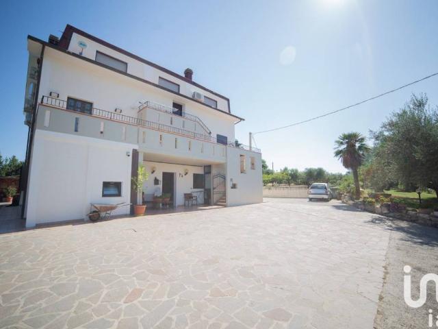 Villa Indipendente in vendita a Gabriella, Senigallia