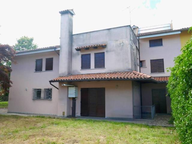 Villa Indipendente in vendita a Sequals, Friuli-Venezia Giulia