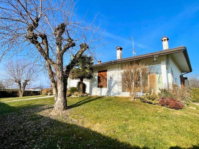 Villa Indipendente in vendita a Sequals, Friuli-Venezia Giulia