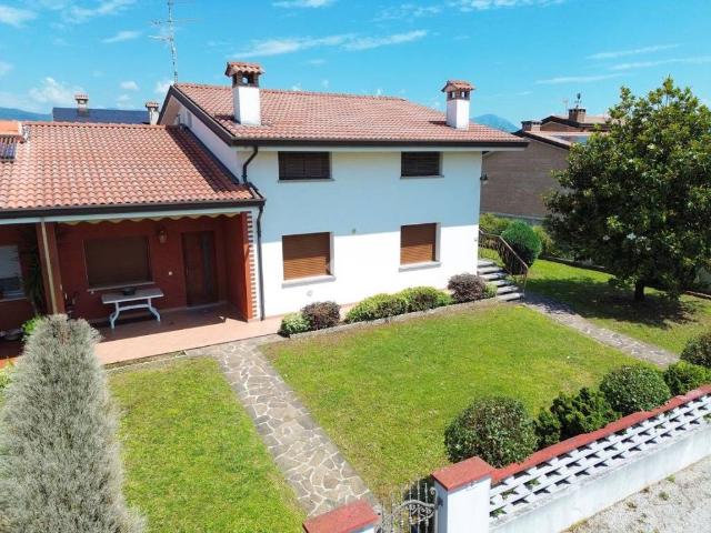 Villa Indipendente in vendita a Sequals, Friuli-Venezia Giulia