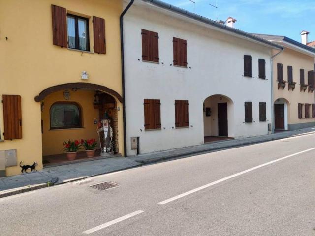 Villa Indipendente in vendita a Sequals, Friuli-Venezia Giulia