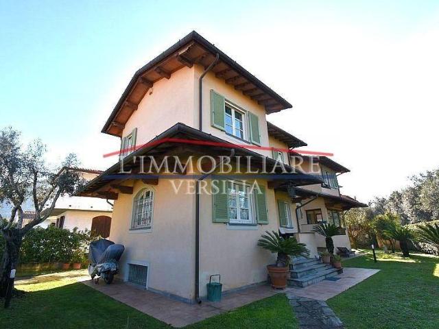 Villa Indipendente in vendita a Pozzi, Seravezza
