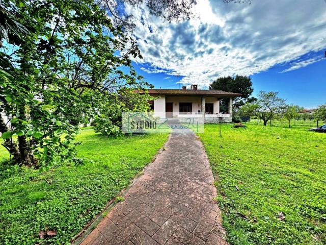 Villa Indipendente in vendita a Frasso, Seravezza