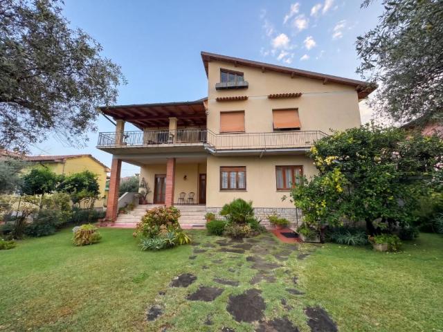 Villa Indipendente in vendita a Pozzi, Seravezza