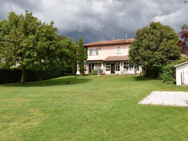 Villa Indipendente in vendita a Frasso, Seravezza