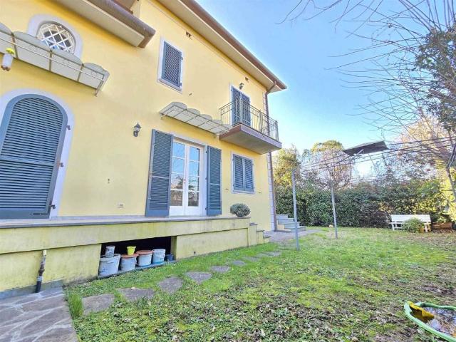Villa Indipendente in vendita a Seravezza, Toscana