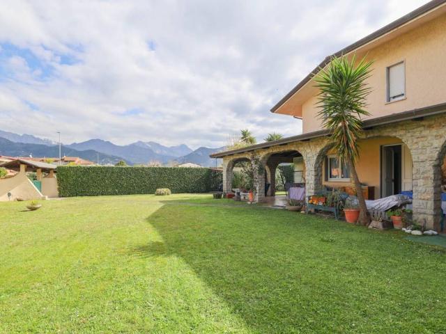 Villa Indipendente in vendita a Frasso, Seravezza