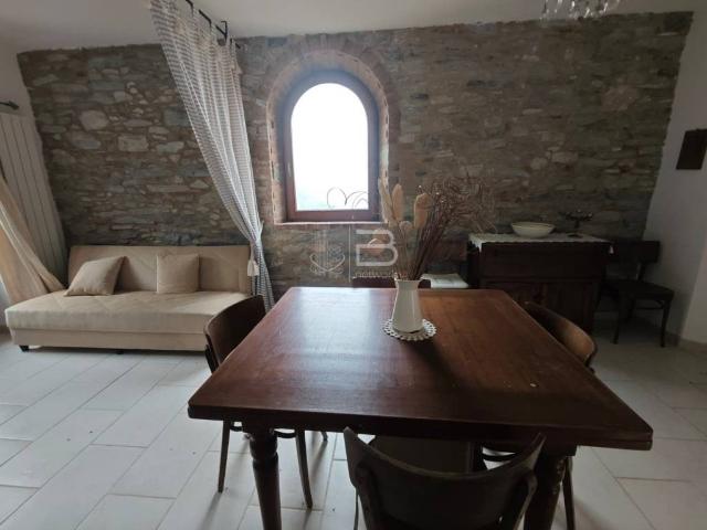 Villa Indipendente in vendita a La Cappella, Seravezza
