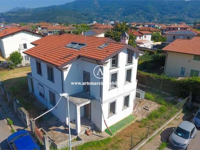 Villa Indipendente in vendita a Frasso, Seravezza