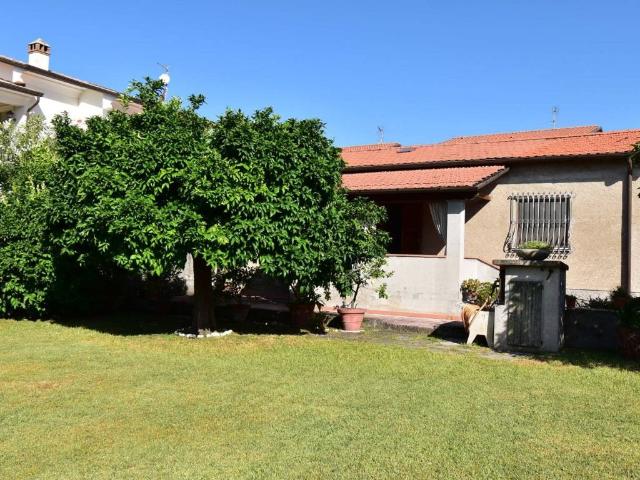 Villa Indipendente in vendita a Frasso, Seravezza