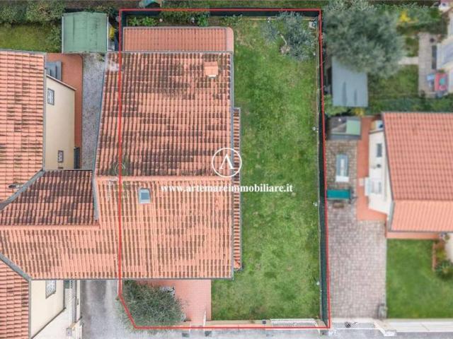 Villa Indipendente in vendita a Pozzi, Seravezza