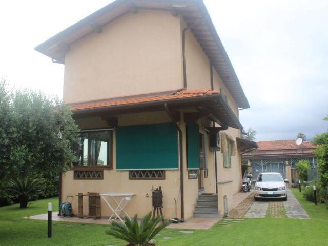 Villa Indipendente in vendita a Pozzi, Seravezza