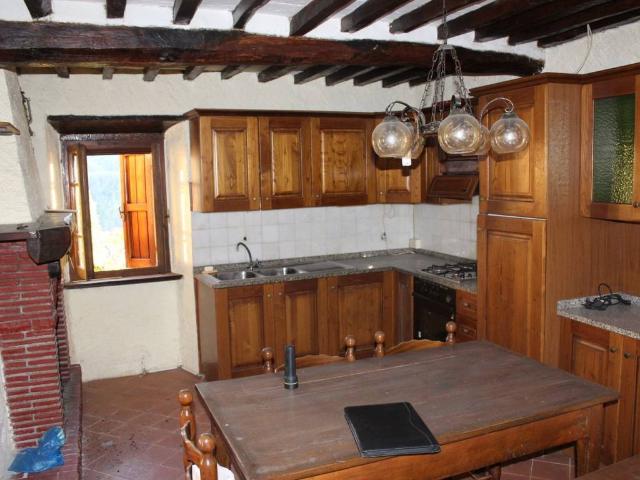 Villa Indipendente in vendita a Seravezza, Toscana