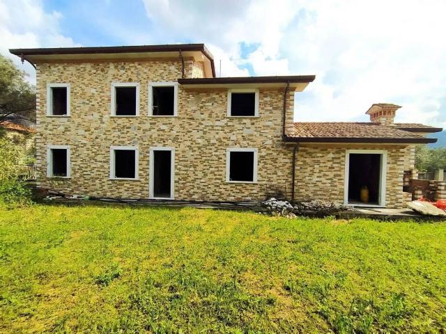 Villa Indipendente in vendita a Seravezza, Lucca