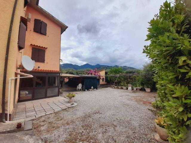 Villa Indipendente in vendita a Pozzi, Seravezza