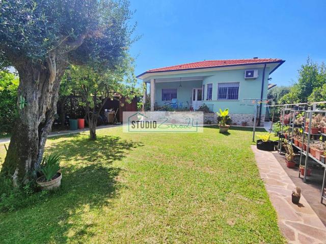 Villa Indipendente in vendita a Pozzi, Seravezza