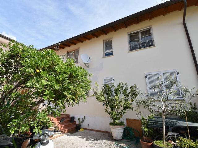 Villa Indipendente in vendita a Frasso, Seravezza