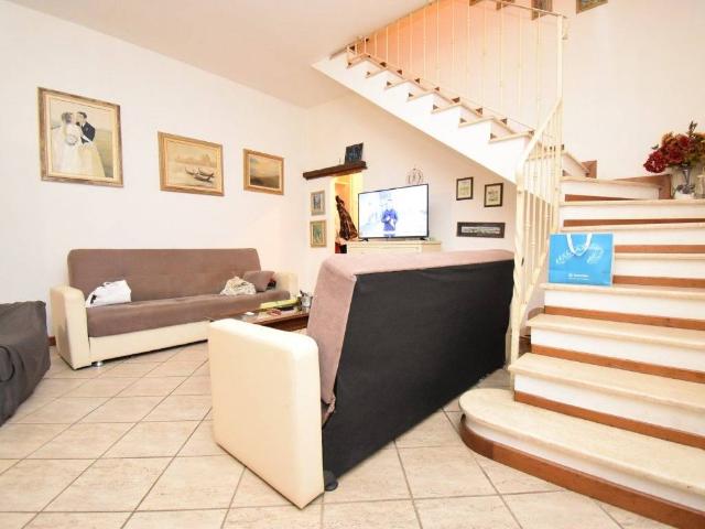 Villa Indipendente in vendita a Frasso, Seravezza