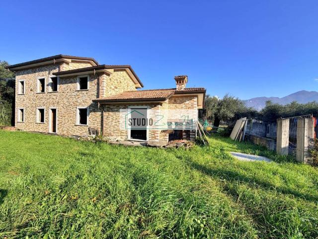 Villa Indipendente in vendita a Seravezza, Toscana