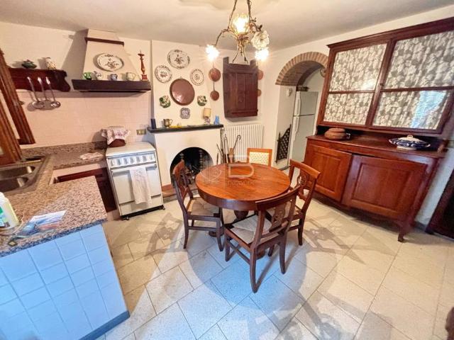 Villa Indipendente in vendita a Corvaia, Seravezza