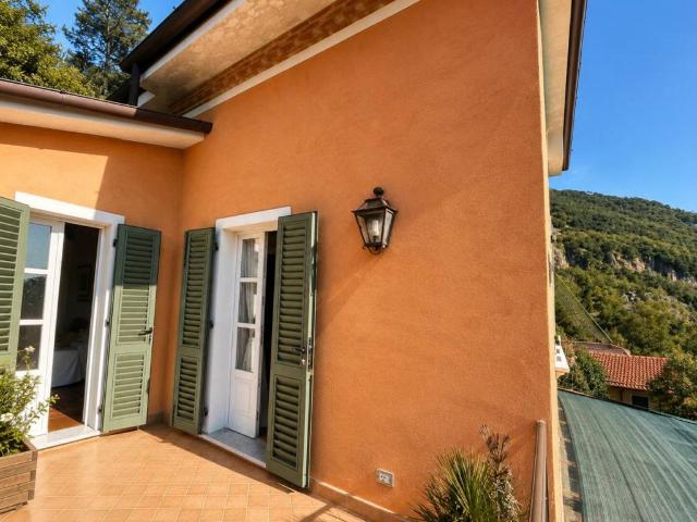 Villa Indipendente in vendita a Corvaia, Seravezza