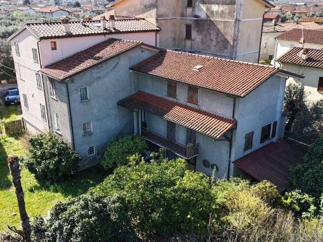 Villa Indipendente in vendita a Frasso, Seravezza