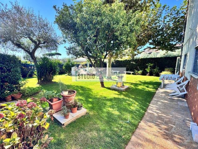 Villa Indipendente in vendita a Frasso, Seravezza