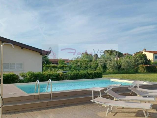 Villa Indipendente in vendita a Frasso, Seravezza