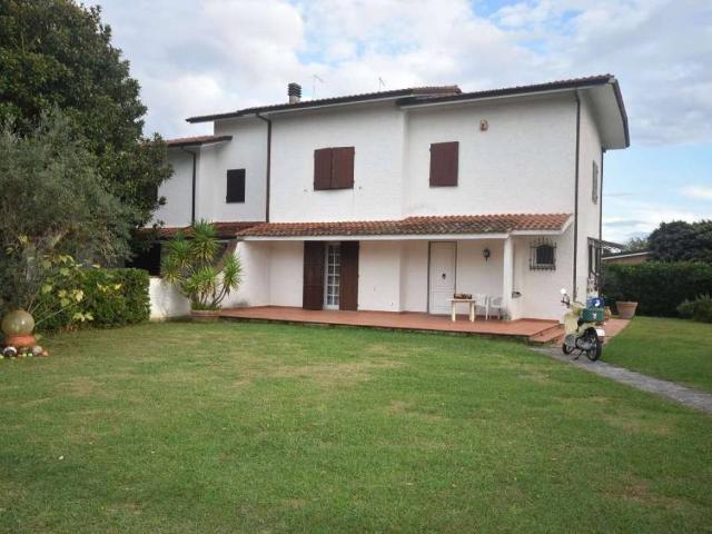 Villa Indipendente in vendita a Frasso, Seravezza