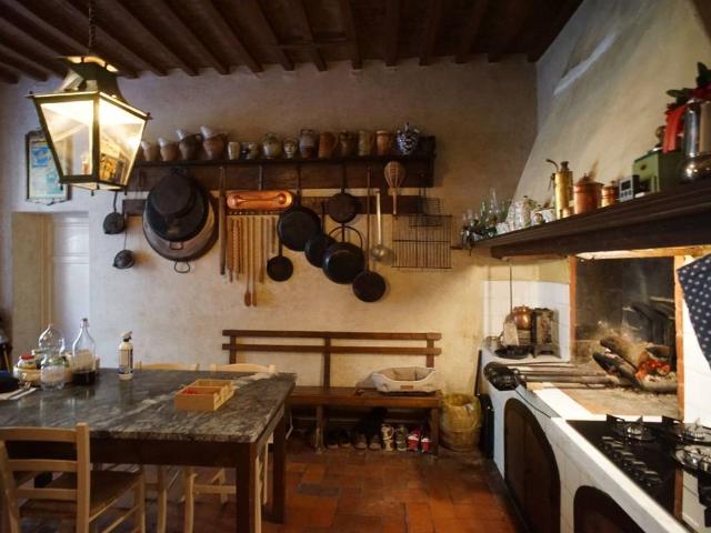 Villa Indipendente in vendita a La Cappella, Seravezza