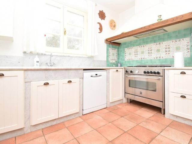 Villa Indipendente in vendita a Seravezza, Lucca