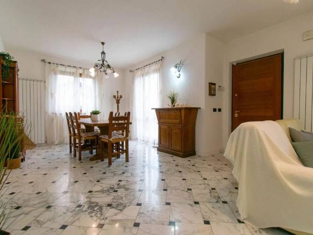 Villa Indipendente in vendita a Frasso, Seravezza