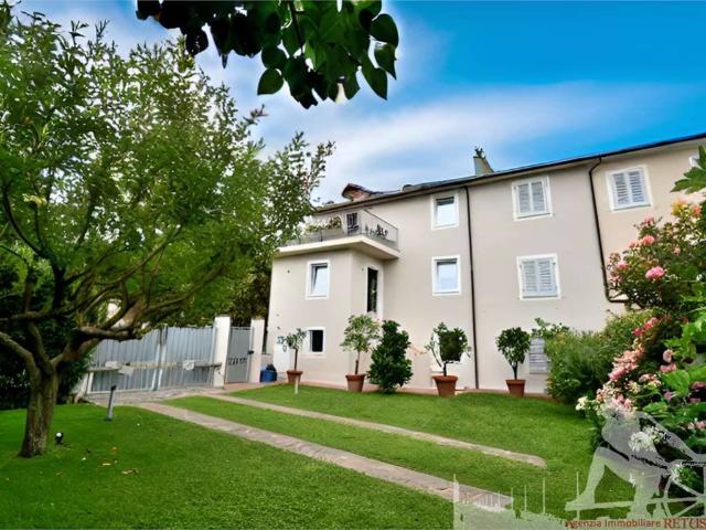 Villa Indipendente in vendita a Seravezza, Toscana