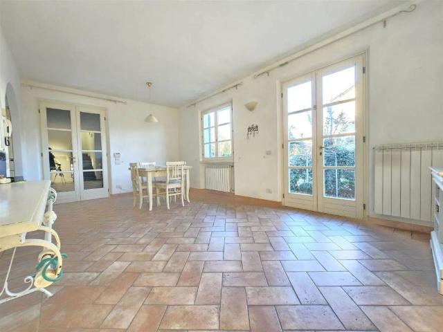 Villa Indipendente in vendita a Frasso, Seravezza