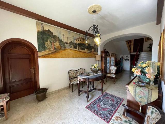 Villa Indipendente in vendita a Seravezza, Toscana