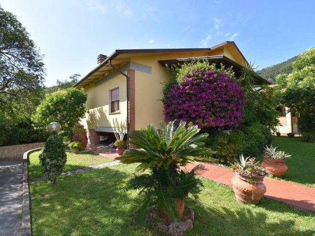 Villa Indipendente in vendita a Ripa, Seravezza