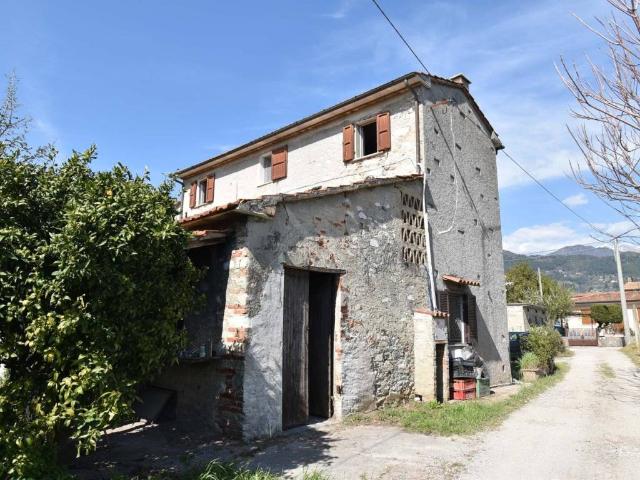 Villa Indipendente in vendita a Frasso, Seravezza
