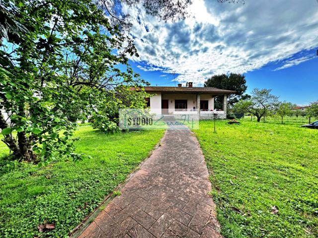 Villa Indipendente in vendita a Frasso, Seravezza